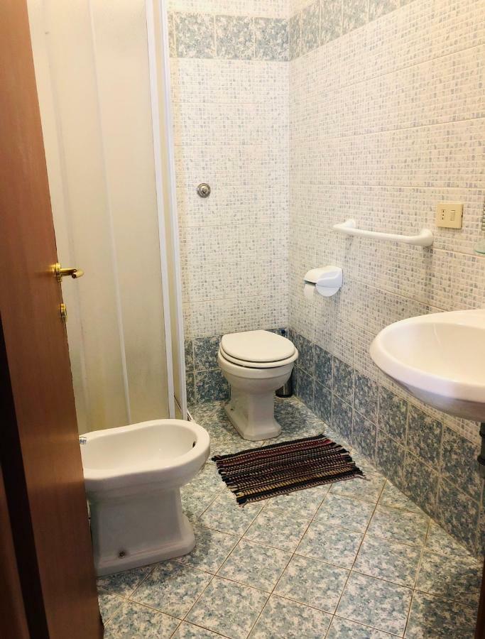 Parisa Suite Rom Exterior foto